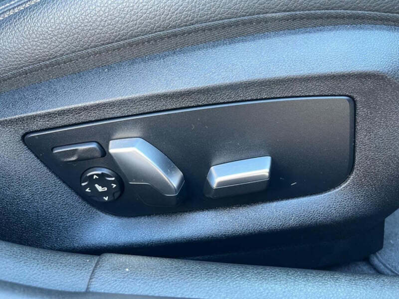 2019 BMW 5 Series 530i