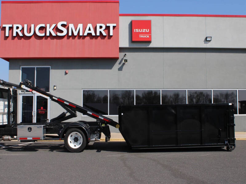 2025 Isuzu NRR