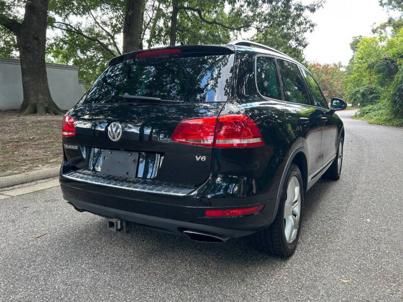 2014 Volkswagen Touareg V6 Sport