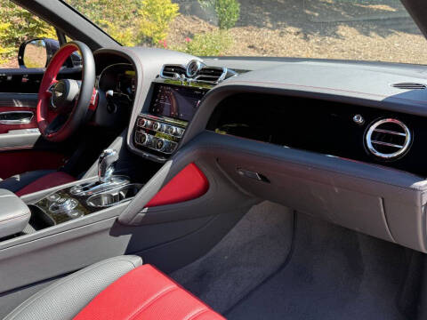 2024 Bentley Bentayga V8