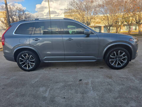 2016 Volvo XC90 T6 Momentum