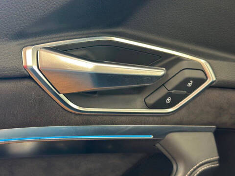 2019 Audi e-tron quattro Prestige