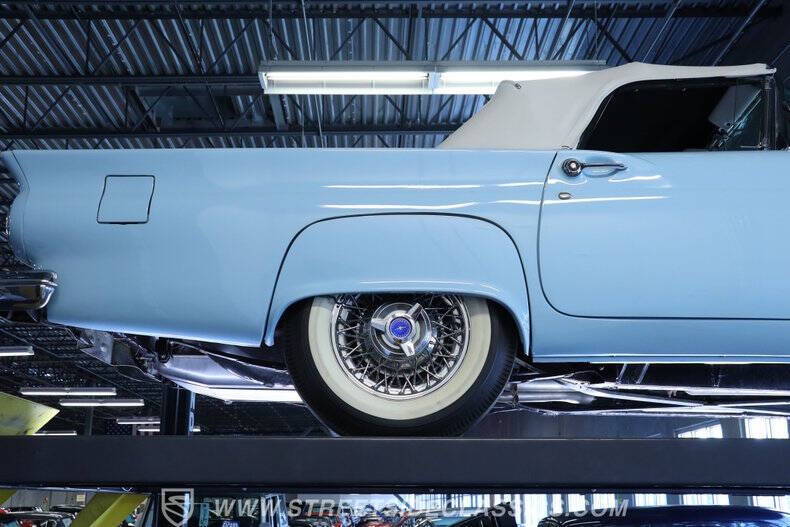 1957 Ford Thunderbird