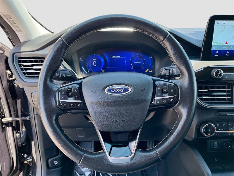 2022 Ford Escape Titanium
