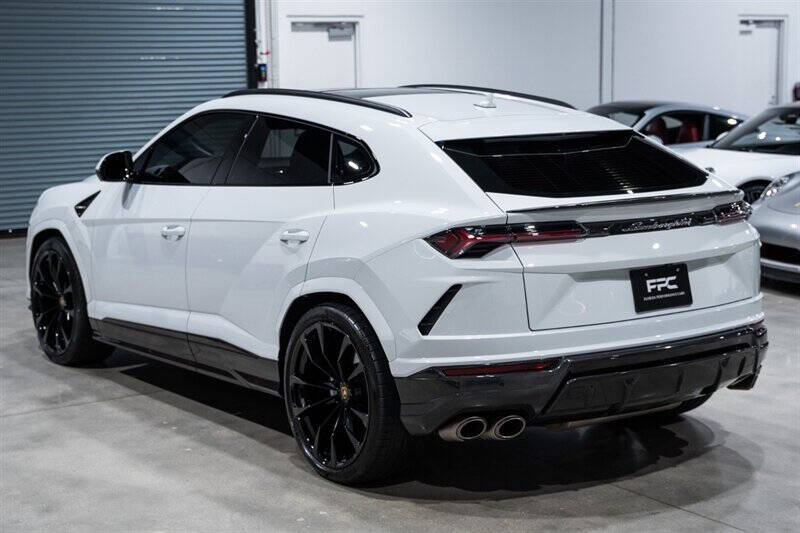 2022 Lamborghini Urus