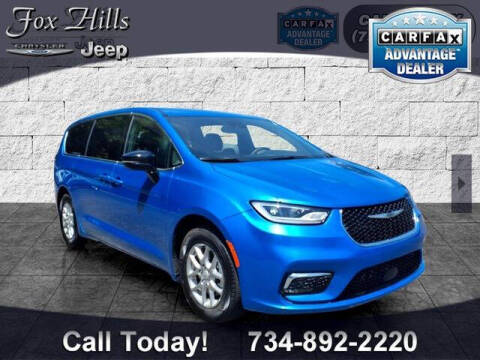 2026 Chrysler Pacifica Select