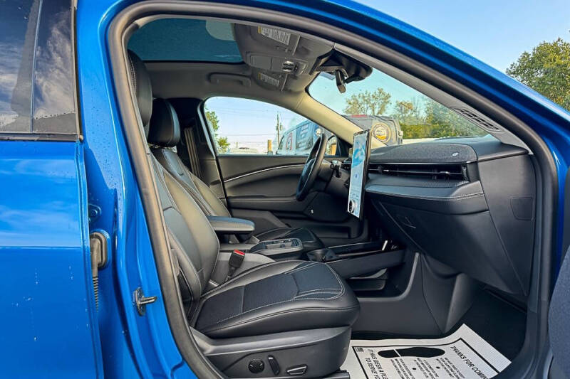 2025 Ford Mustang Mach-E Premium