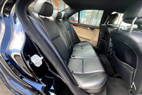 2011 Mercedes-Benz 300-Class