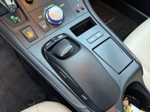 2011 Lexus CT 200h Premium