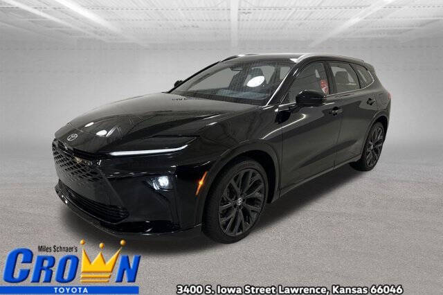 2025 Toyota Crown Signia Limited's photo