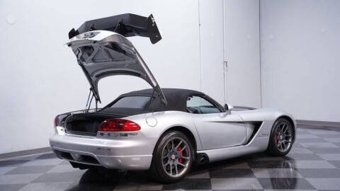 2005 Dodge Viper SRT-10