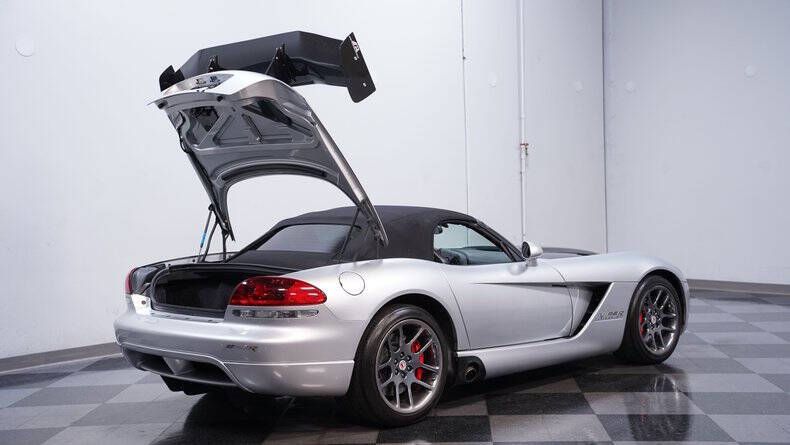 2005 Dodge Viper SRT-10