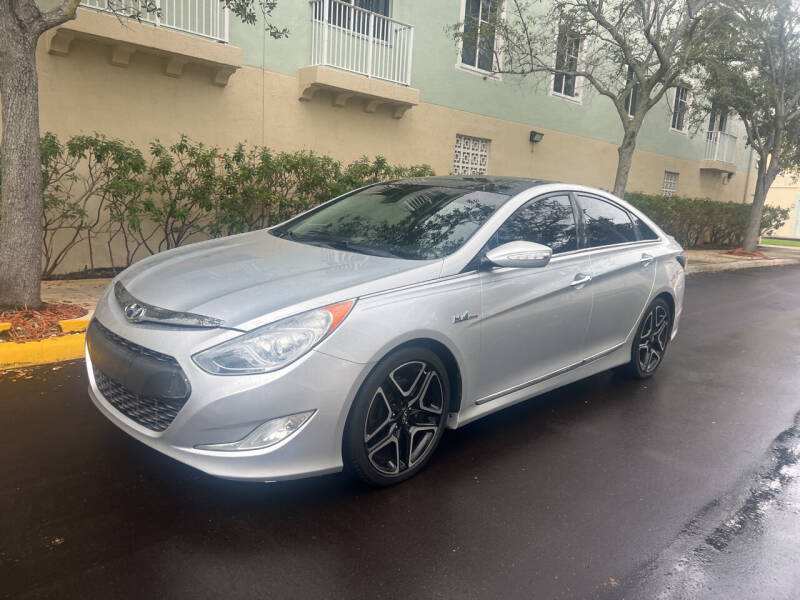 2014 Hyundai Sonata Hybrid for sale at CarMart of Broward in Lauderdale Lakes FL