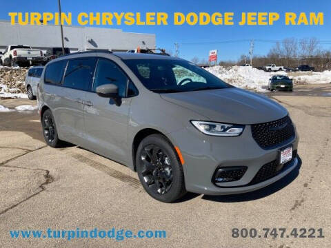 2023 Chrysler Pacifica for sale at Turpin Chrysler Dodge Jeep Ram in Dubuque IA