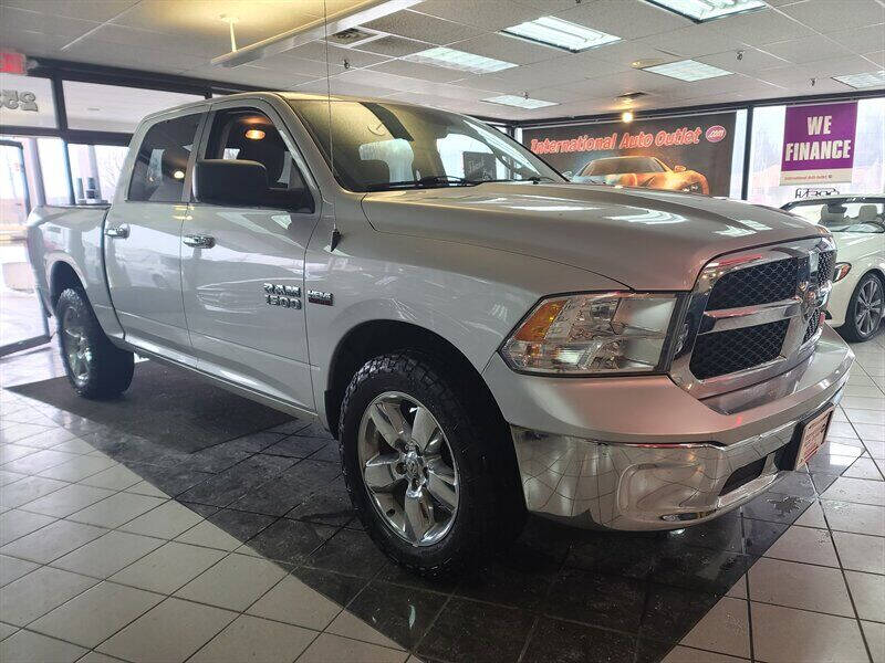 2016 RAM 1500 SLT
