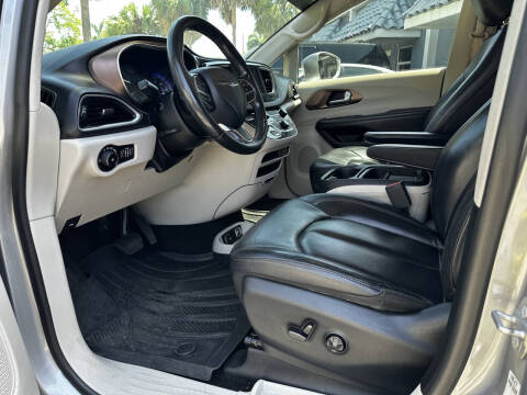 2019 Chrysler Pacifica Touring L