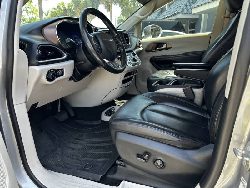 2019 Chrysler Pacifica Touring L