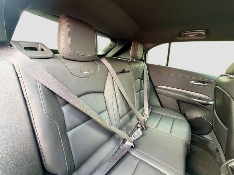 2025 Cadillac XT4 Premium Luxury