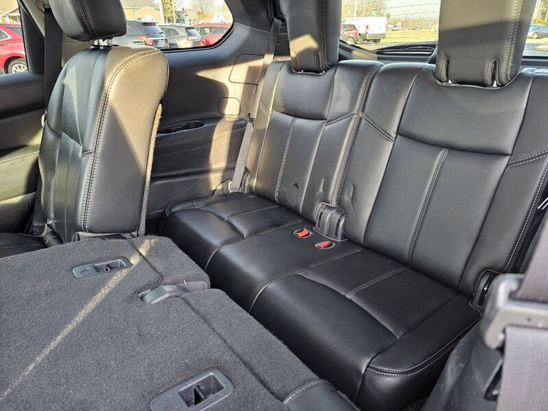 2017 Nissan Pathfinder SL