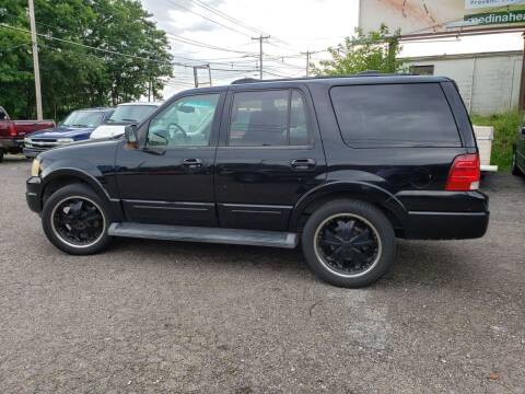 2003 Ford Expedition for sale at MEDINA WHOLESALE LLC in Wadsworth OH