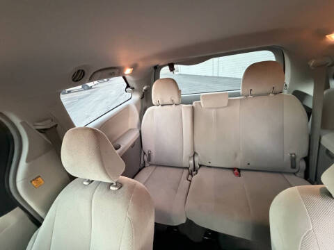 2012 Toyota Sienna Base 7-Passenger