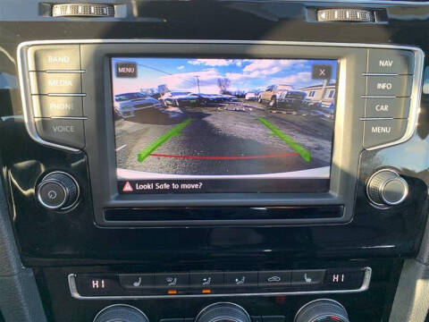 2017 Volkswagen Golf R 4Motion