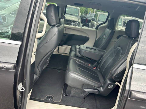 2017 Chrysler Pacifica Touring-L