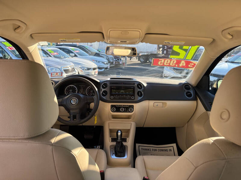 2012 Volkswagen Tiguan LE