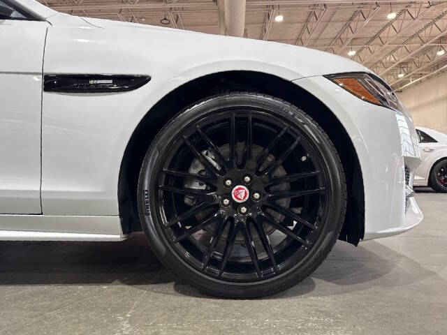 2016 Jaguar XF R-Sport