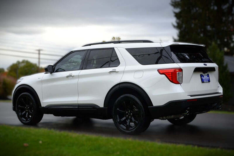 2024 Ford Explorer ST-Line