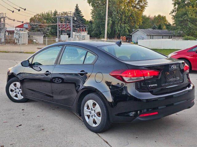 2017 Kia Forte for sale at Quantum Auto Co in Plainfield, IL