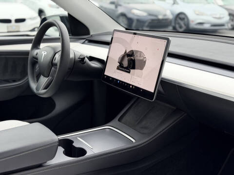 2024 Tesla Model Y Long Range
