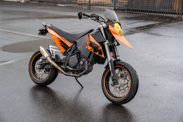 KTM 690 SMC R Image
