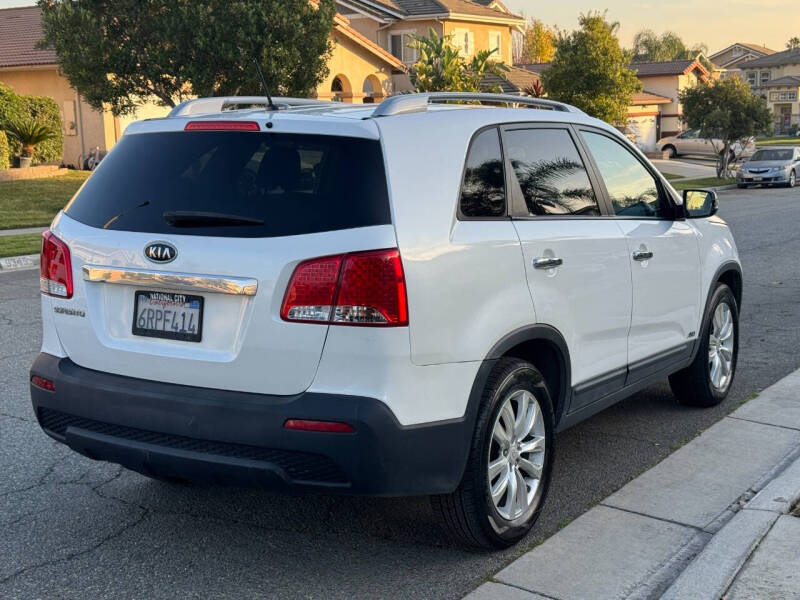 2011 Kia Sorento LX photo 8