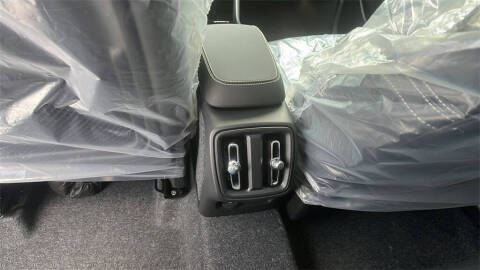 2026 Volvo XC40 B5 Ultra Black Edition