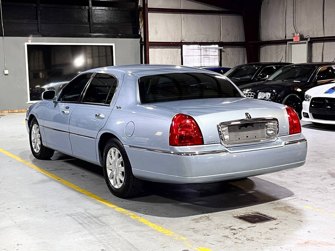 2010 Lincoln Town Car for sale at Carnival Car Company in Victoria, TX