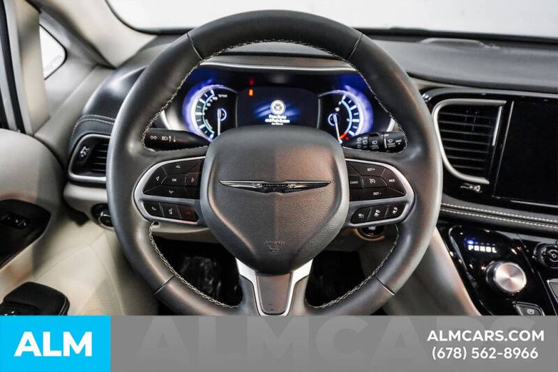 2024 Chrysler Pacifica Plug-In Hybrid Select