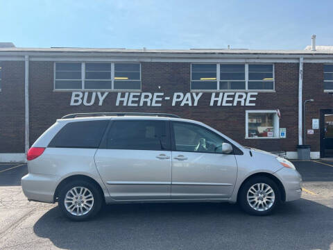 2010 Toyota Sienna for sale at Kar Mart in Milan IL