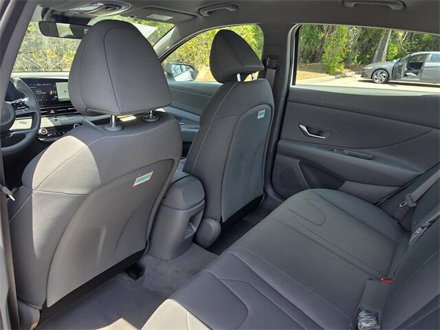 2025 Hyundai Elantra Hybrid SEL Sport