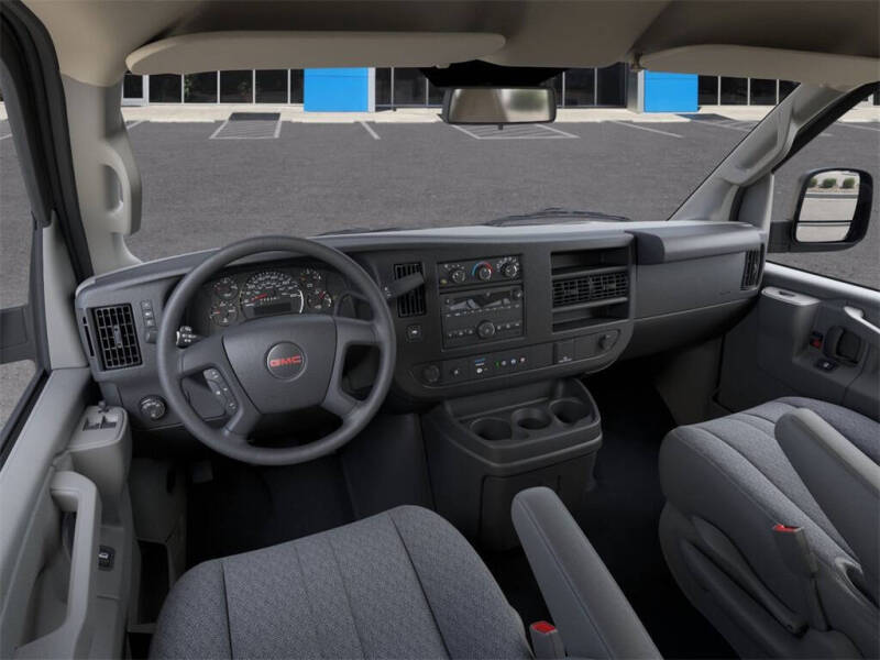 2025 GMC Savana 2500