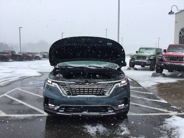 2024 Kia Carnival SX