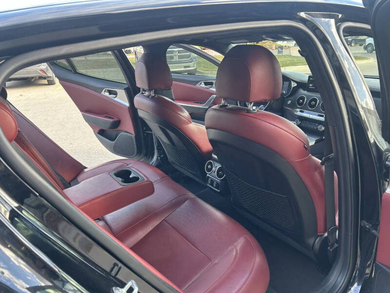 2022 Kia Stinger GT1