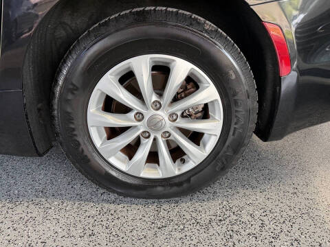 2017 Chrysler Pacifica Touring-L