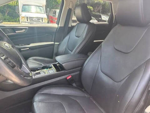 2020 Ford Edge Titanium