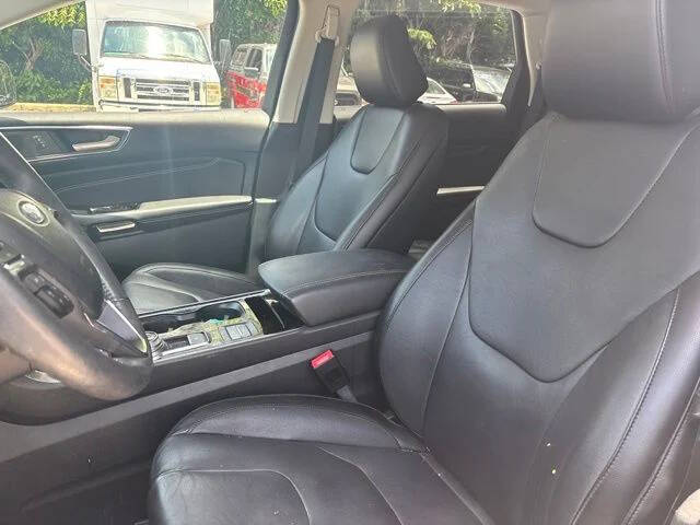 2020 Ford Edge Titanium