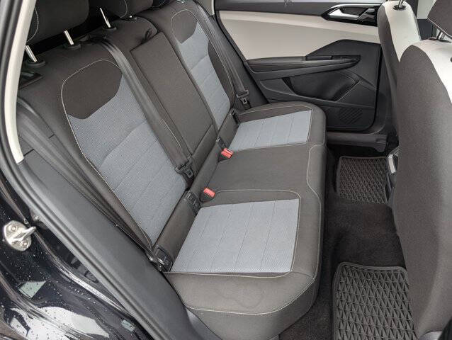 2025 Volkswagen Taos S