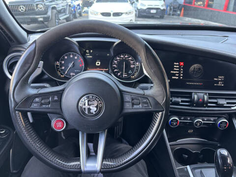 2017 Alfa Romeo Giulia Quadrifoglio