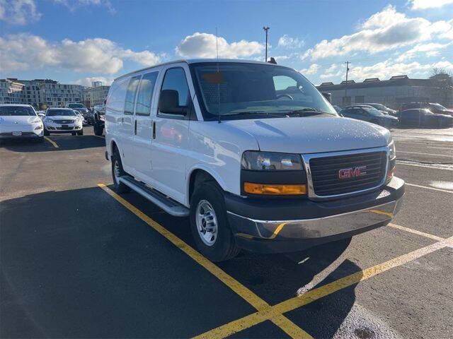 Chevrolet Express Cargo's photo