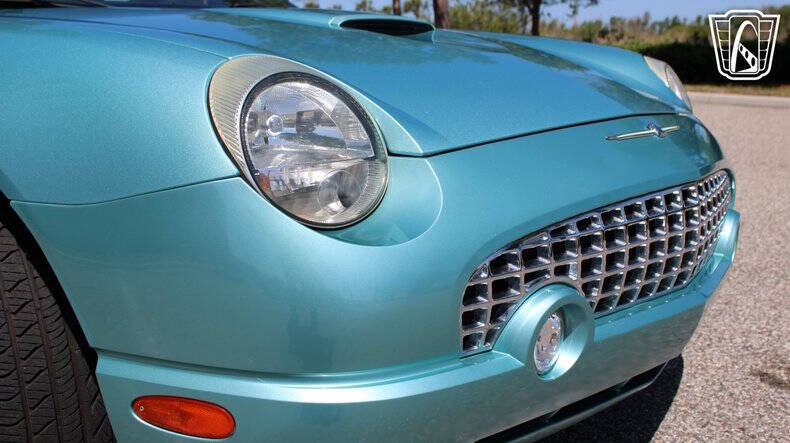 2002 Ford Thunderbird Deluxe