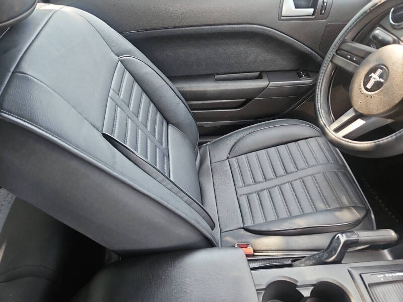 2008 Ford Mustang V6 Deluxe